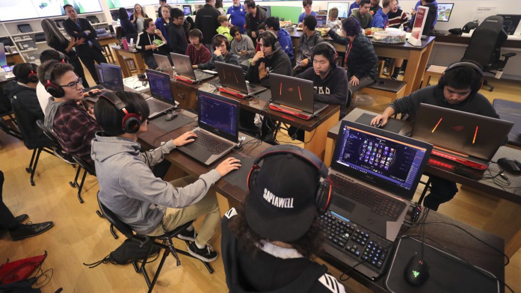 Ofrecen 1000 becas para diseñar páginas web y videojuegos