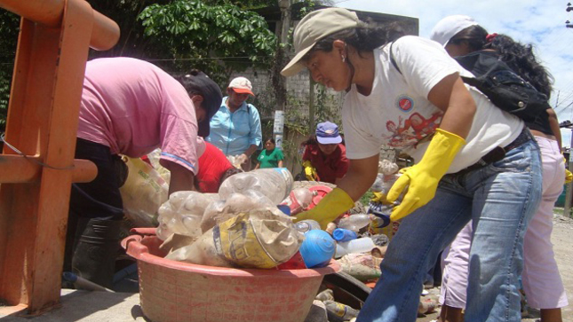 Realizan campaña de recojo de inservibles