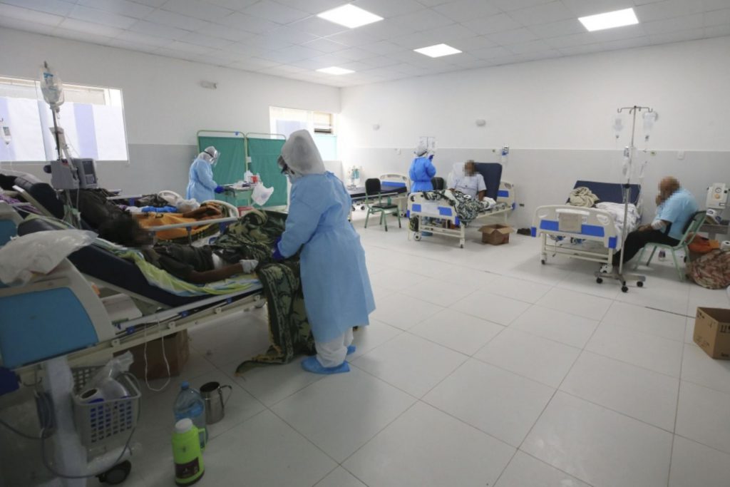 Continúan subiendo las hospitalizaciones por COVID-19