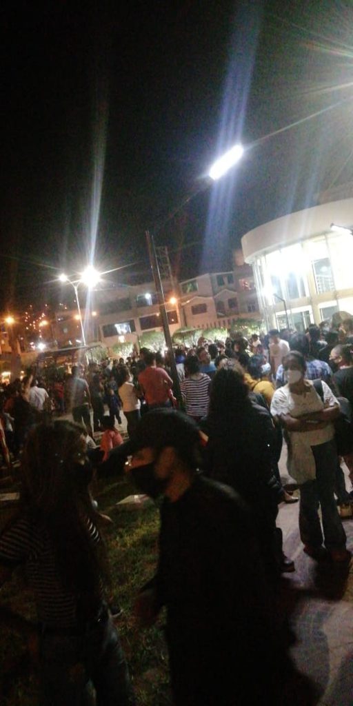 Abarrotadas plazas de Huánuco y Amarilis en fechas navideñas