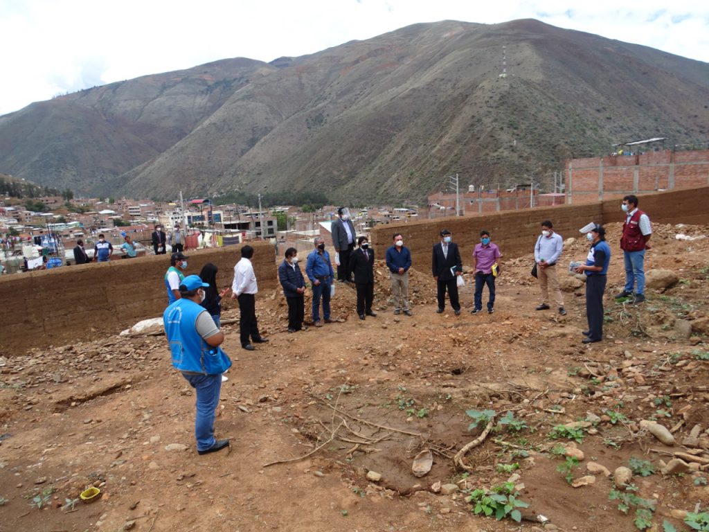Copale de Ambo supervisa construcción de cerco perimétrico de Ugel