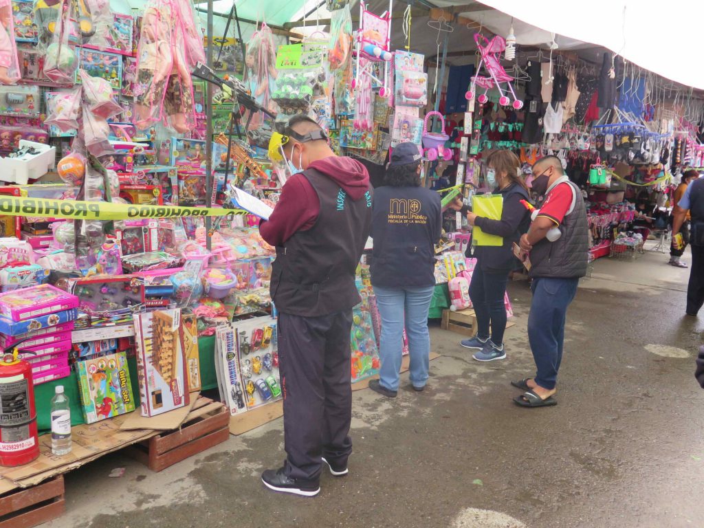 Fiscalía vigila de cerca feria navideña de la Alameda