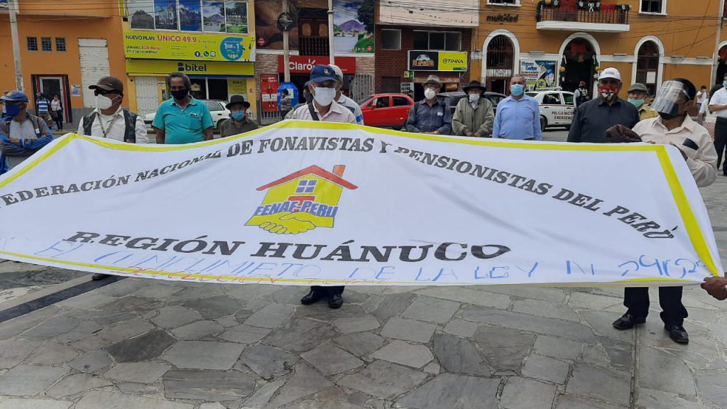 Fonavistas protestan para exigir devolución de sus aportes