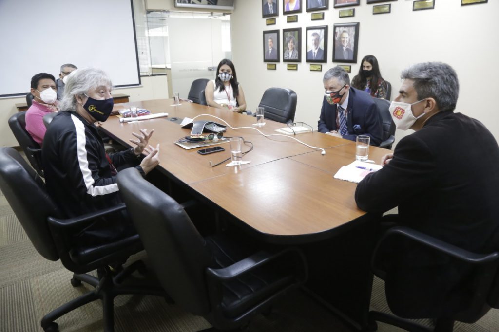 Ministro de Cultura apoyará a músicos formalizados