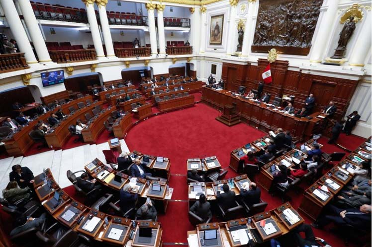 Presentan Proyecto de Ley para someter a referéndum la creación de nueva constitución