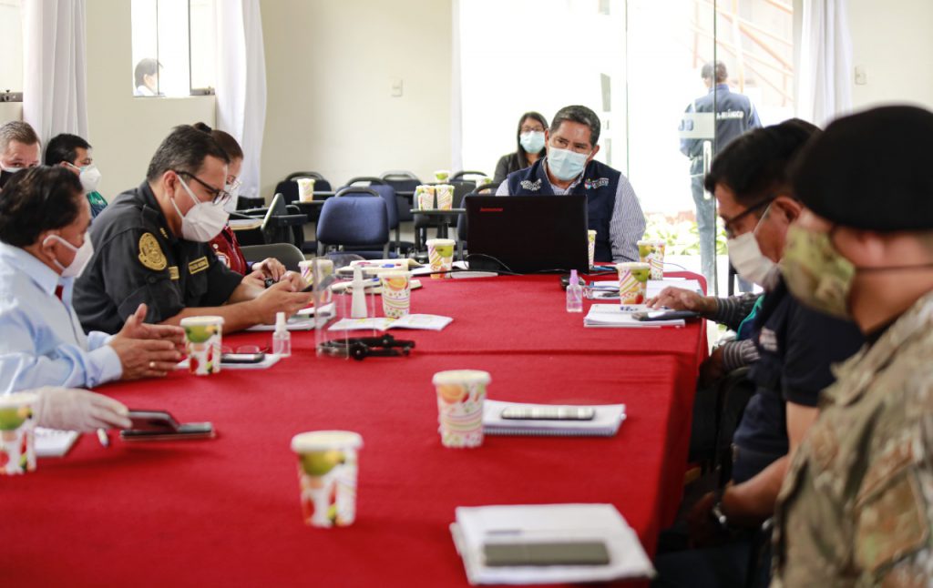 Alvarado pide a Sagasti avión para trasladar balones de oxígeno