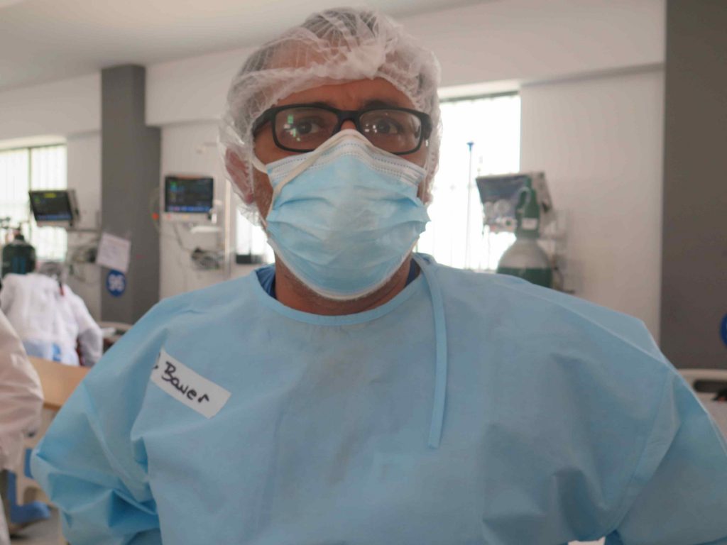 Afirman que la culpa del colapso de hospitales es por la población “irresponsable”