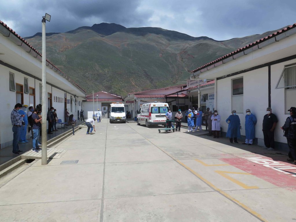 Trabajadores del Valdizán amenazan con entregar hospital