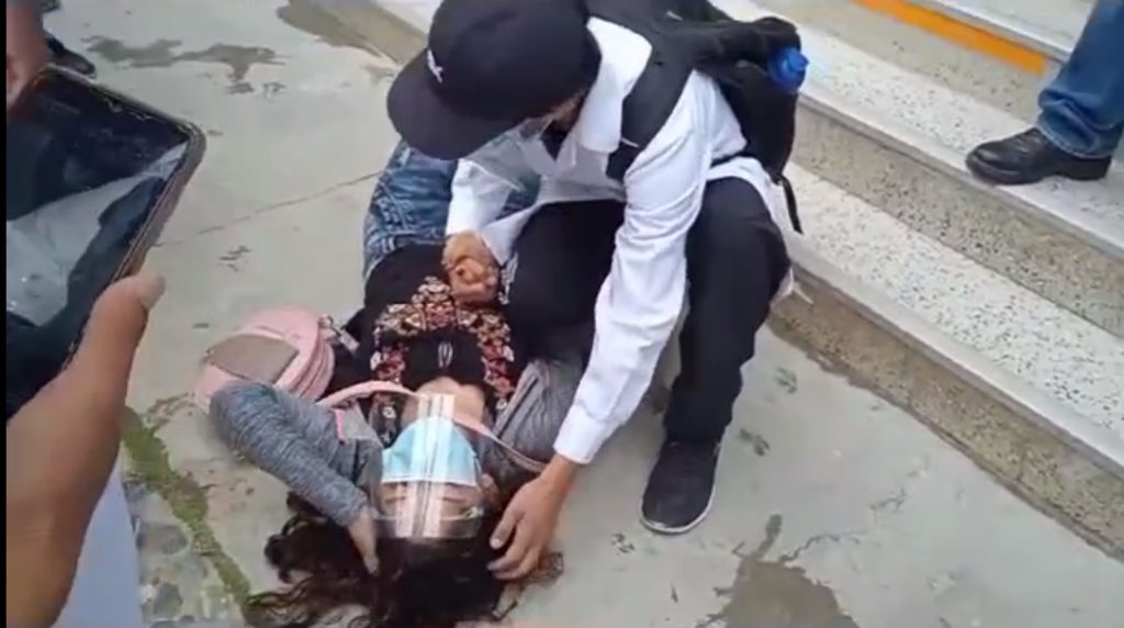 Vigilantes de la Unheval golpean con palos a estudiantes de Odontología