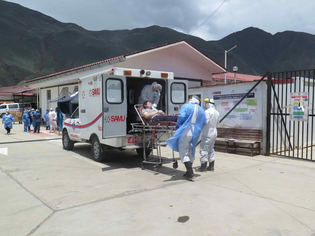 Afirman que pacientes COVID-19 mueren en hospitales por falta de estrategia