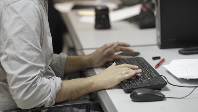 Congreso aprobó por insistencia ley que permitirá incrementar sin límites salarios en el Estado