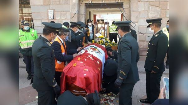 Brigadier de la policía muere tras infectarse con el COVID-19