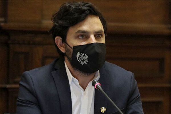 Comisión de Ética evaluará investigar a congresista por consumir marihuana