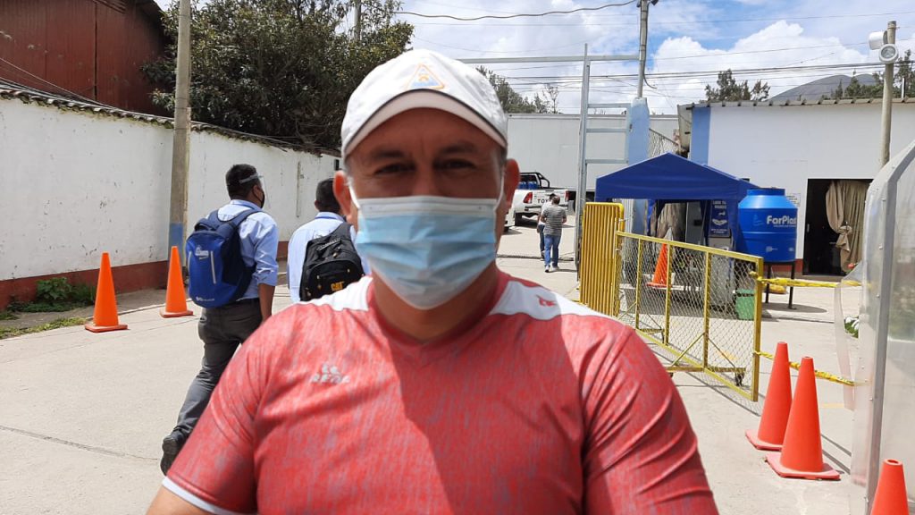 Exigen entrega de tablets para el nuevo año escolar