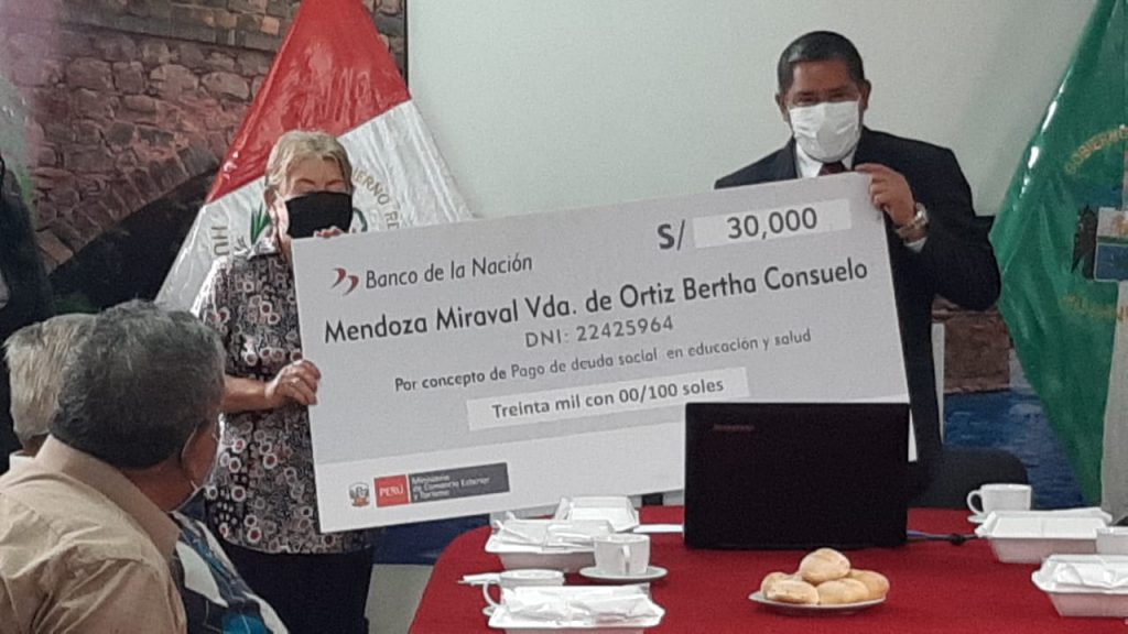 Gorehco inicia entrega de cheques de la deuda social