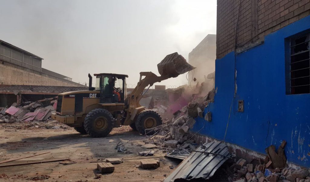 Prostíbulo clandestino fue demolido por reincidente apertura