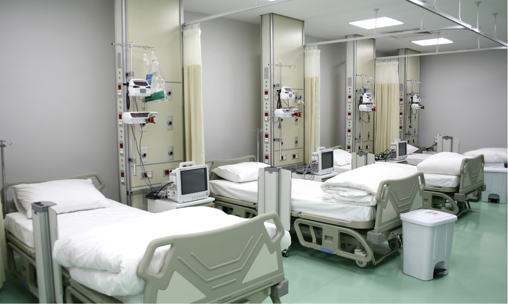 Regiones con aumento de casos piden más médicos y camas UCI