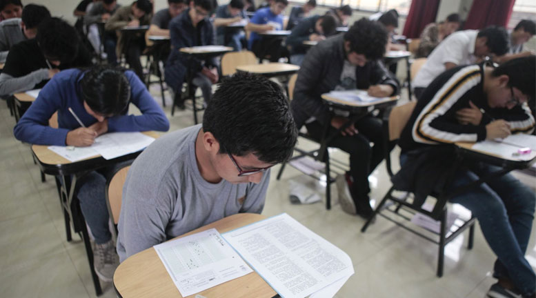 Universidades podrían funcionar de manera semipresencial este año, adelanta el Minedu