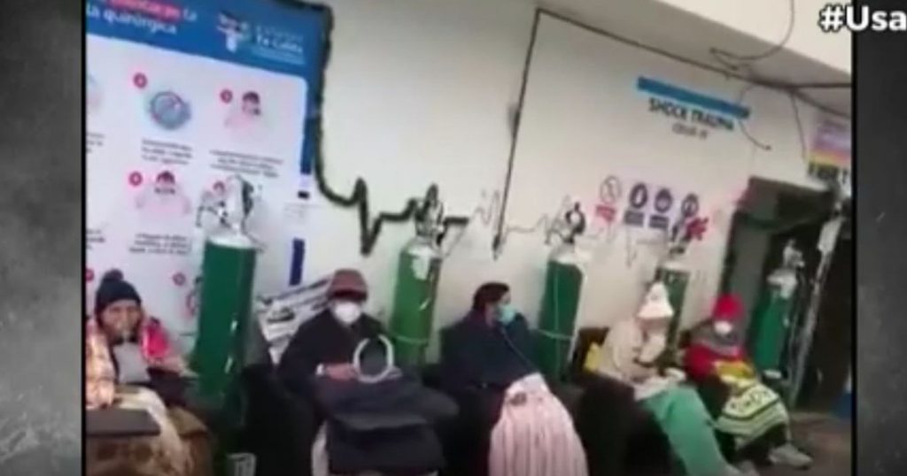 Pacientes reciben oxígeno en pasillos de hospital de HuánucoPacientes reciben oxígeno en pasillos de hospital de Huánuco