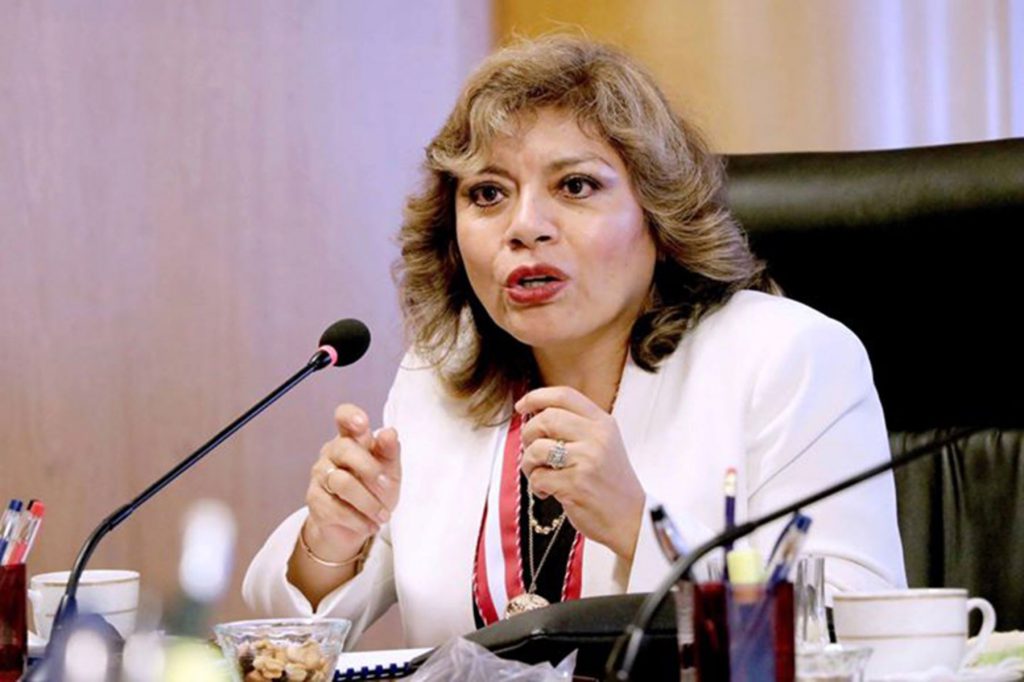 Fiscalía abre investigación contra Martín Vizcarra por vacunas a funcionarios