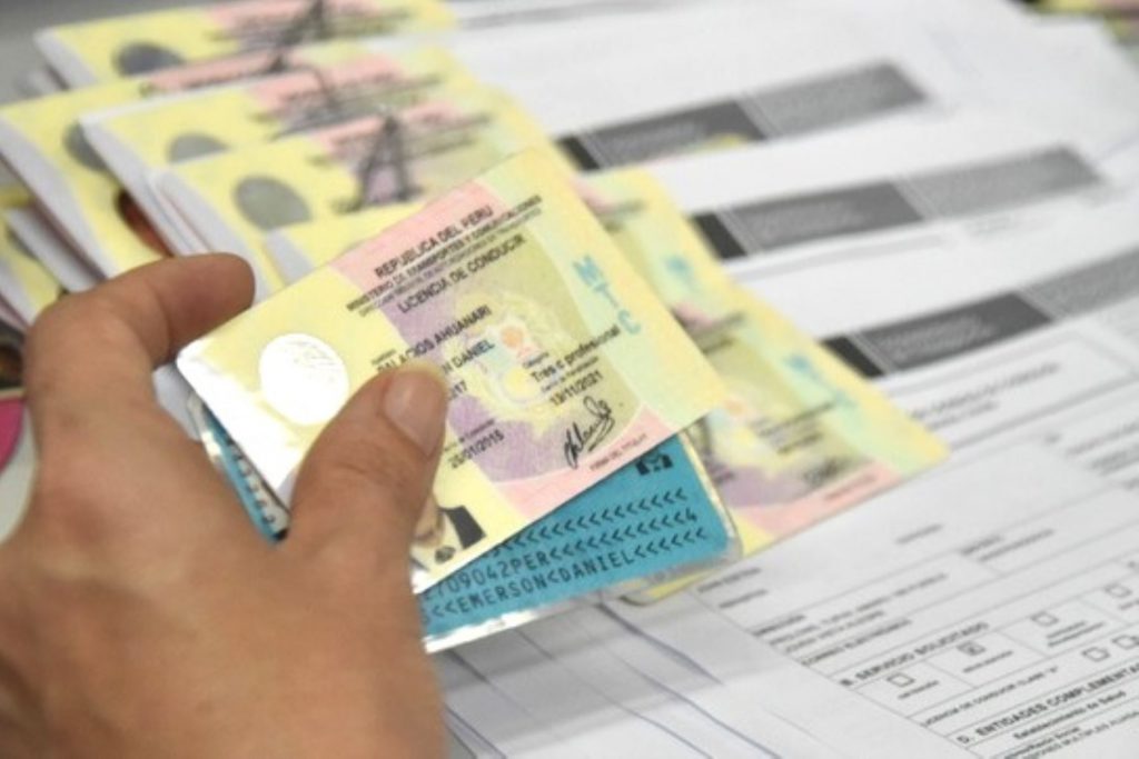 Centros emitirán licencias de conducir en regiones de nivel extremo desde mañana