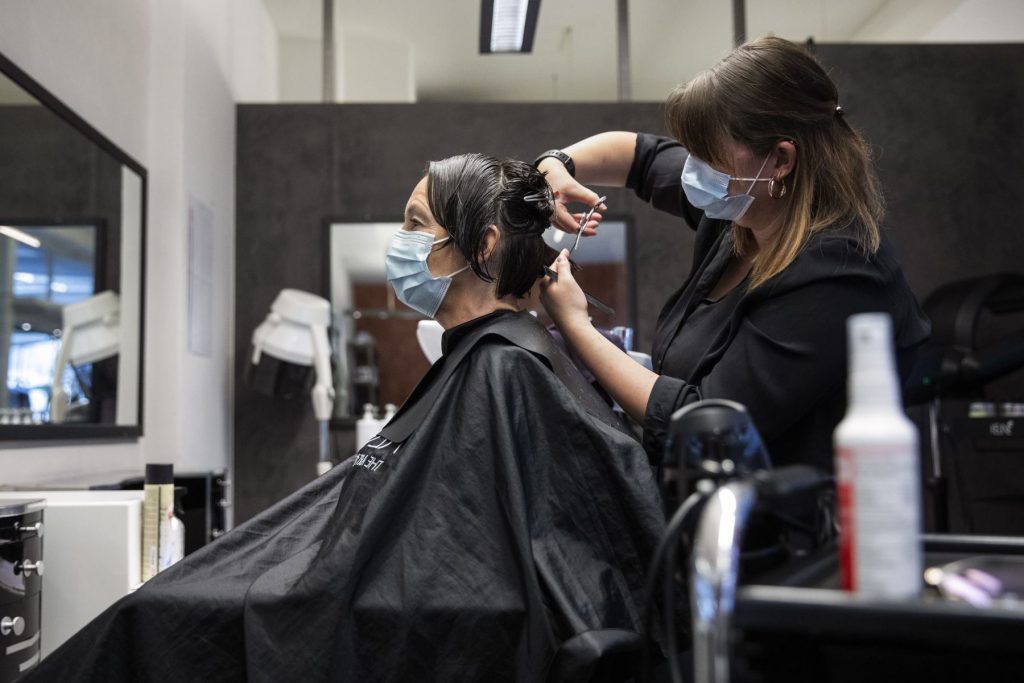 Peluquerías, spa y barberías abrirán desde el 1 de marzo, pero con 40% de aforo