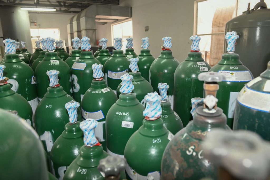 Oxígeno importado de Chile llega este fin de semana, anuncia ministro Ugarte