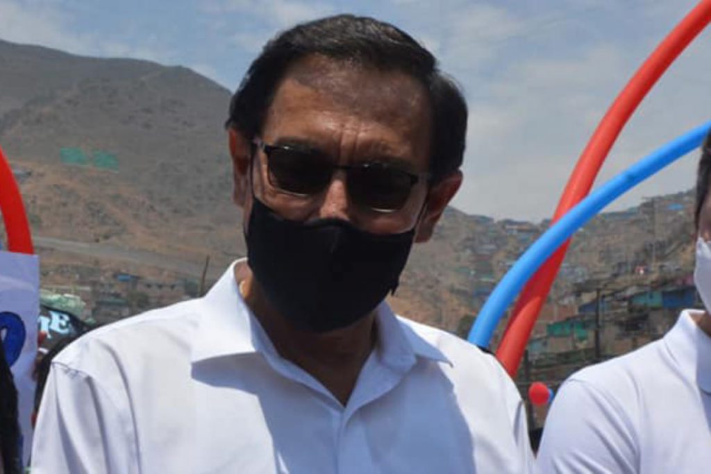 Martín Vizcarra informa que dio positivo a la COVID-19