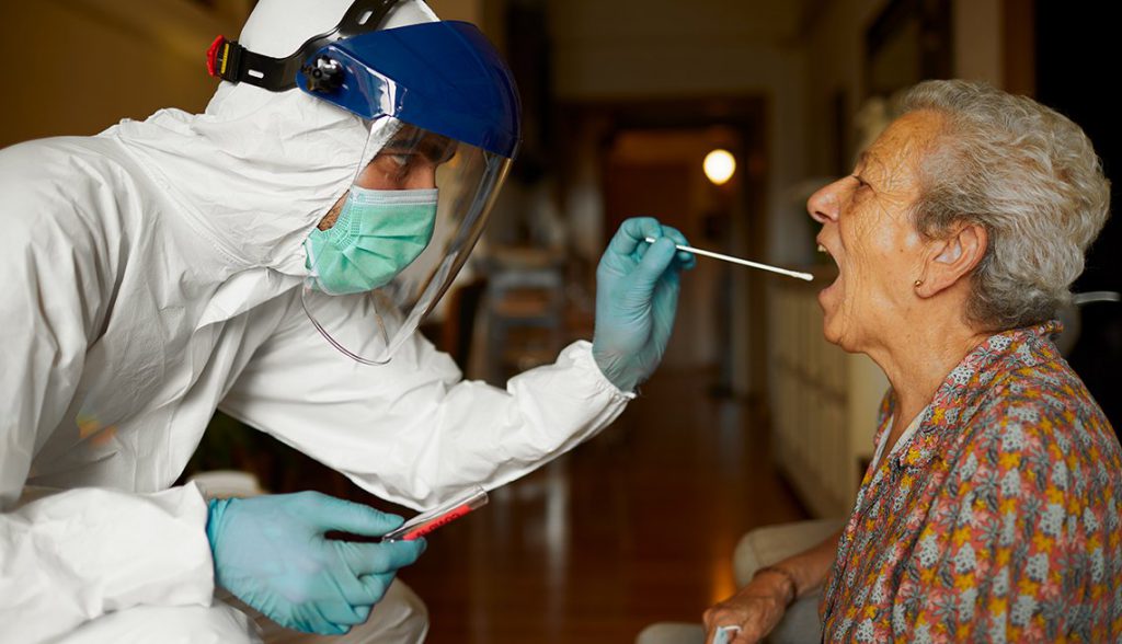 Más de 13 mil personas han muerto en su hogar por COVID-19