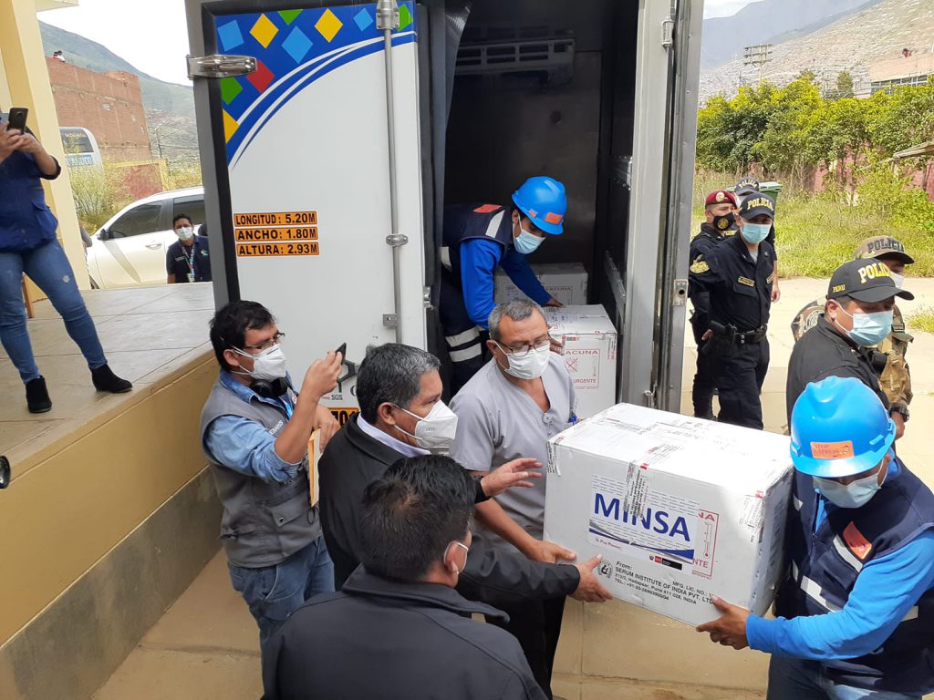 Llega a Huánuco primer lote de vacunas contra la COVID-19