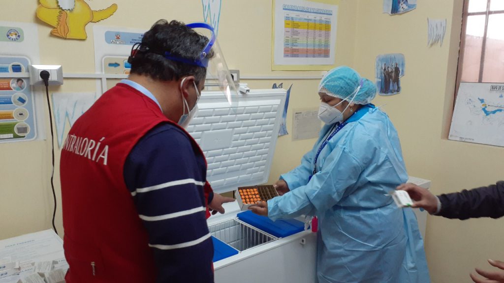 Contraloría identifica riesgos en almacenamiento de vacunas en Diresa Pasco