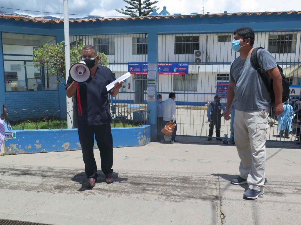 Cuerpo Médico de EsSalud reclama vacunas para galenos