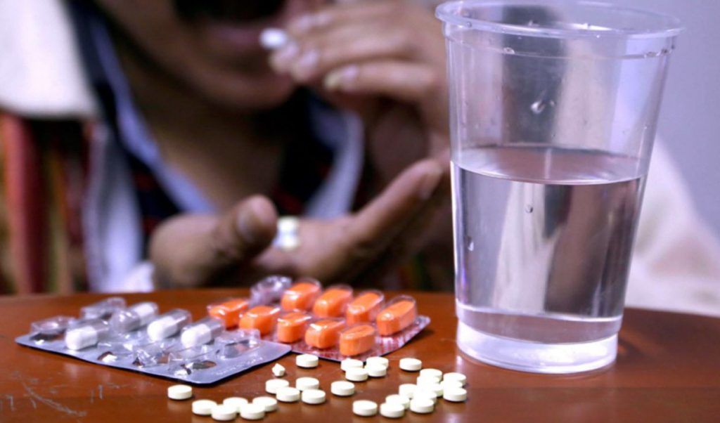 COVID-19: uno de cada tres peruanos hospitalizados se automedicó, según estudio