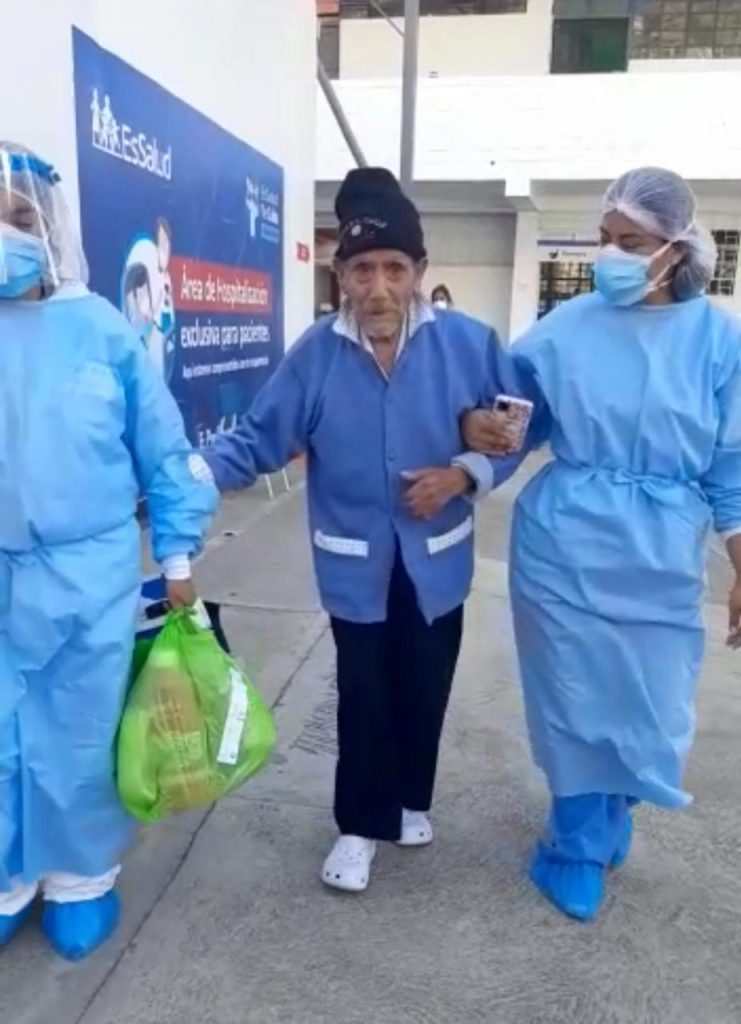 Huánuco: abuelito superó el coronavirus tras 29 días hospitalizado