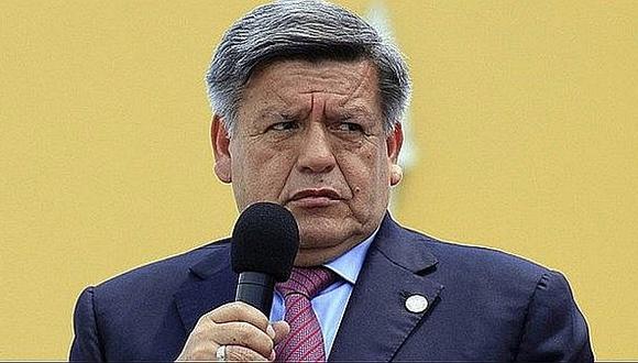 César Acuña promete vacunar contra el COVID-19 a peruanos en setiembre