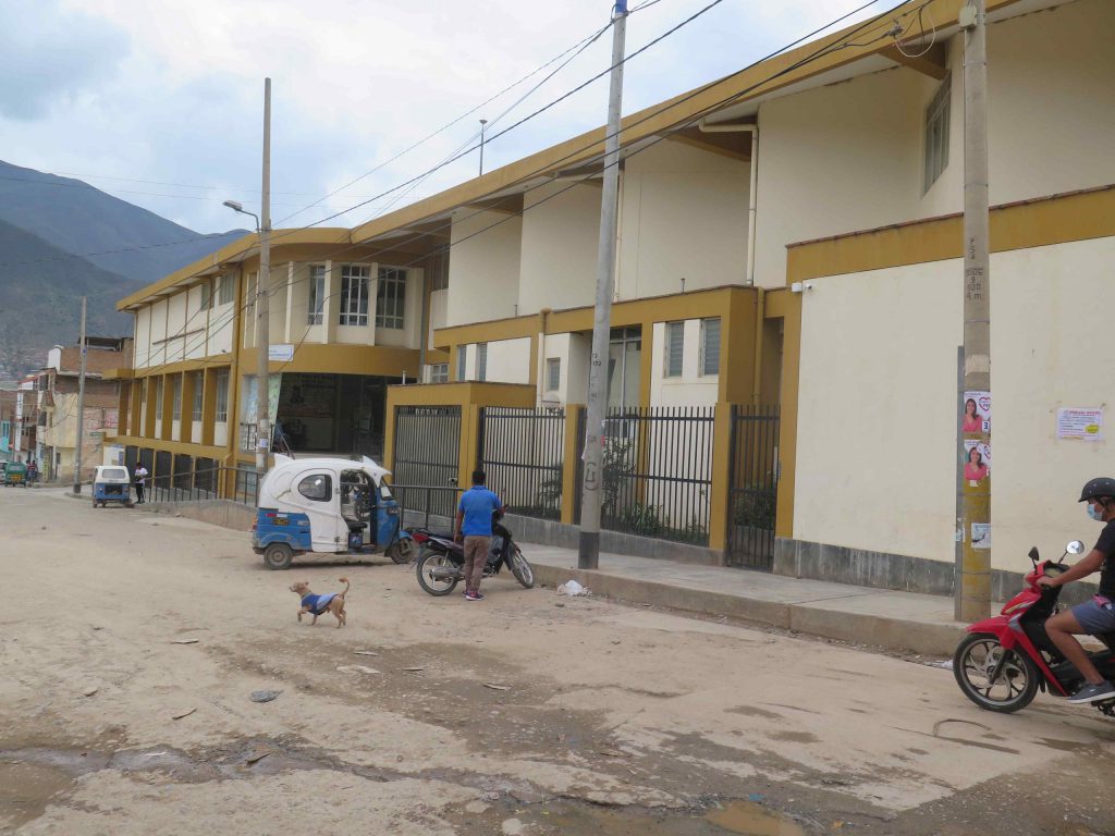 Médicos, enfermeras y obstetras del Aparicio Pomares con COVID-19