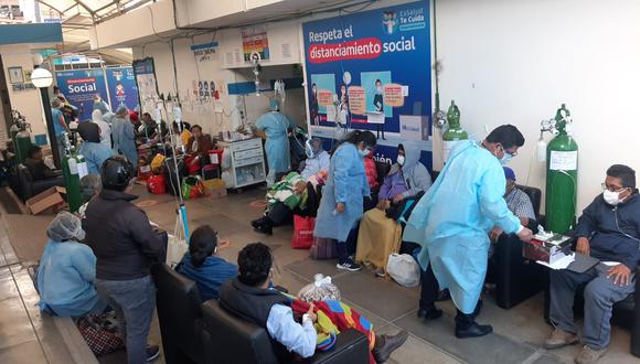 Familiares de pacientes COVID-19 en Huánuco compran oxígeno por falta de este insumo en hospitales