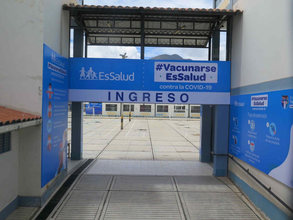 Vacunatorio del EsSalud funcionará en el colegio Leoncio Prado