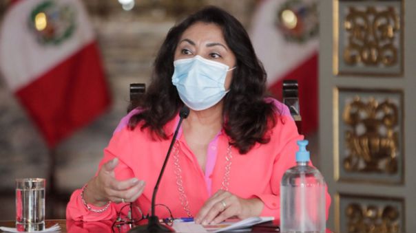 Violeta Bermúdez: "Rechazo tajantemente haber solicitado evaluar denuncias a quienes critiquen alguna vacuna"