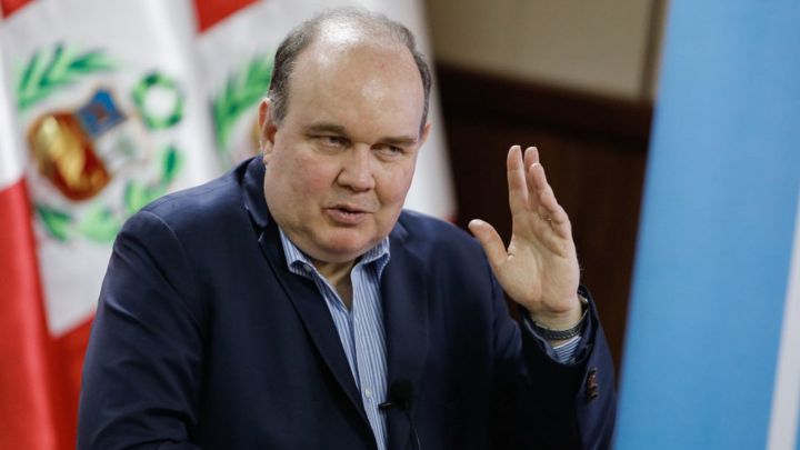 Candidato presidencial propone cadena perpetua para políticos corruptos