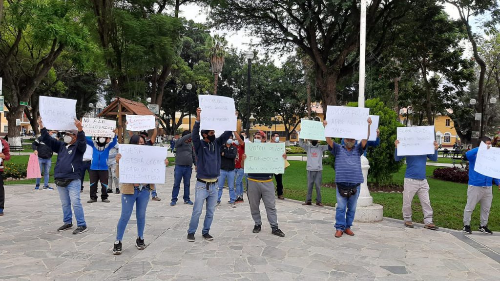 Colectiveros realizaron plantón frente a la Municipalidad de Huánuco