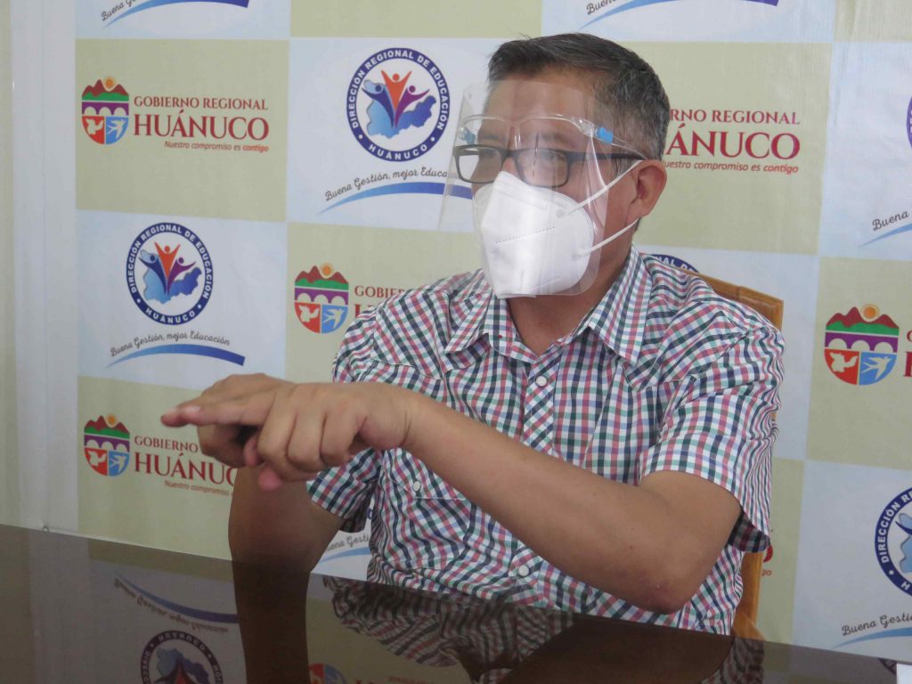 Detectan a 114 docentes con dobles y triples contratados en diversas UGEL