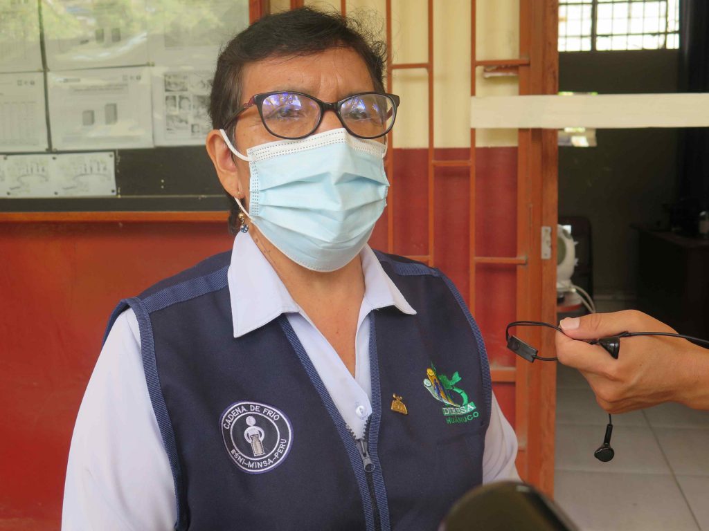 Diresa vacunará contra el COVID-19 a adultos mayores en colegios y en sus casas