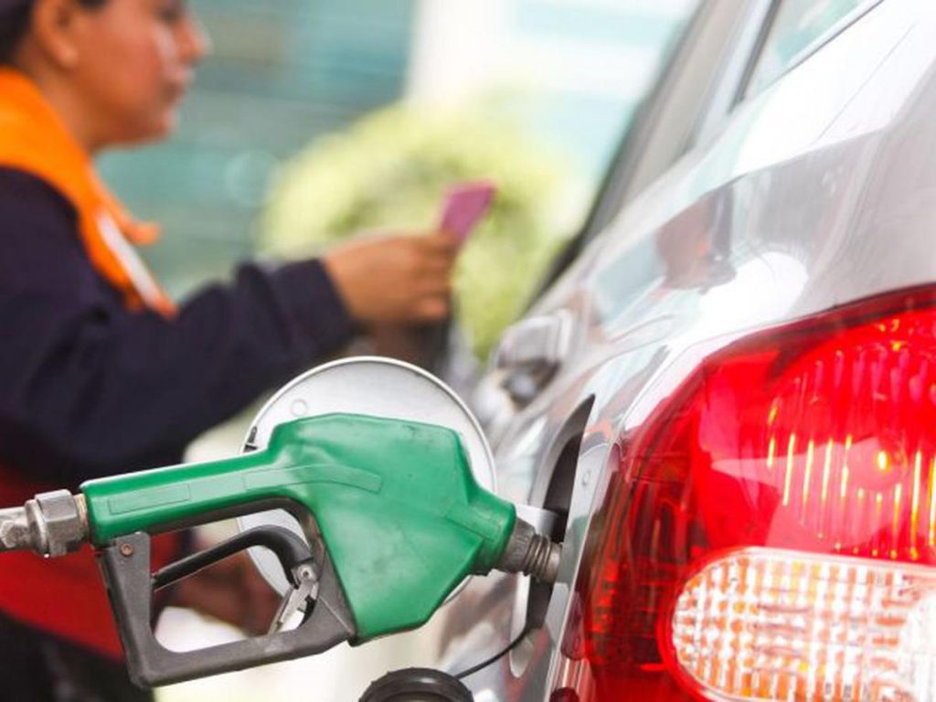 Osinergmin fija entre S/7,50 y S/8 el precio de banda del balón de diésel