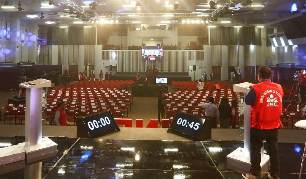 Presidente del JNE pide a ciudadanos seguir los debates presidenciales