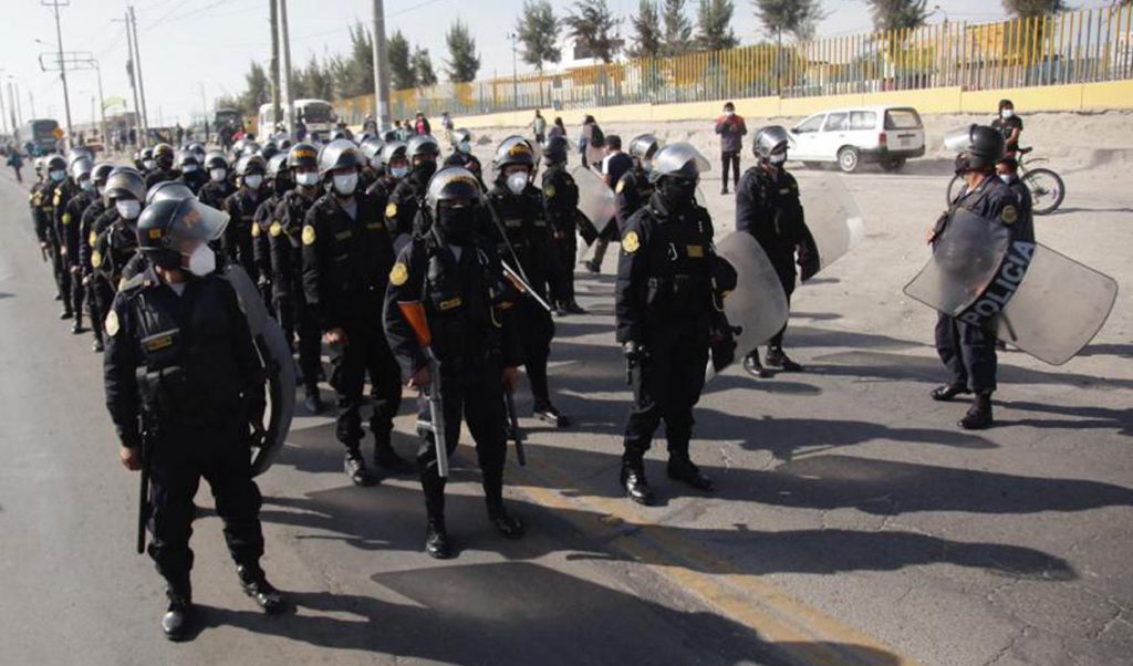 Policía inició desbloqueo de las carreteras en el país