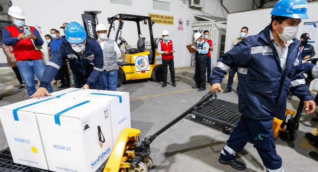 Esta noche llega nuevo lote de 50 mil vacunas Pfizer, informa presidente Sagasti