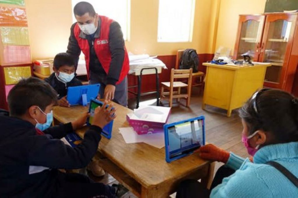 Retorno voluntario a colegios comenzará el 19 de abril, anuncia Minedu