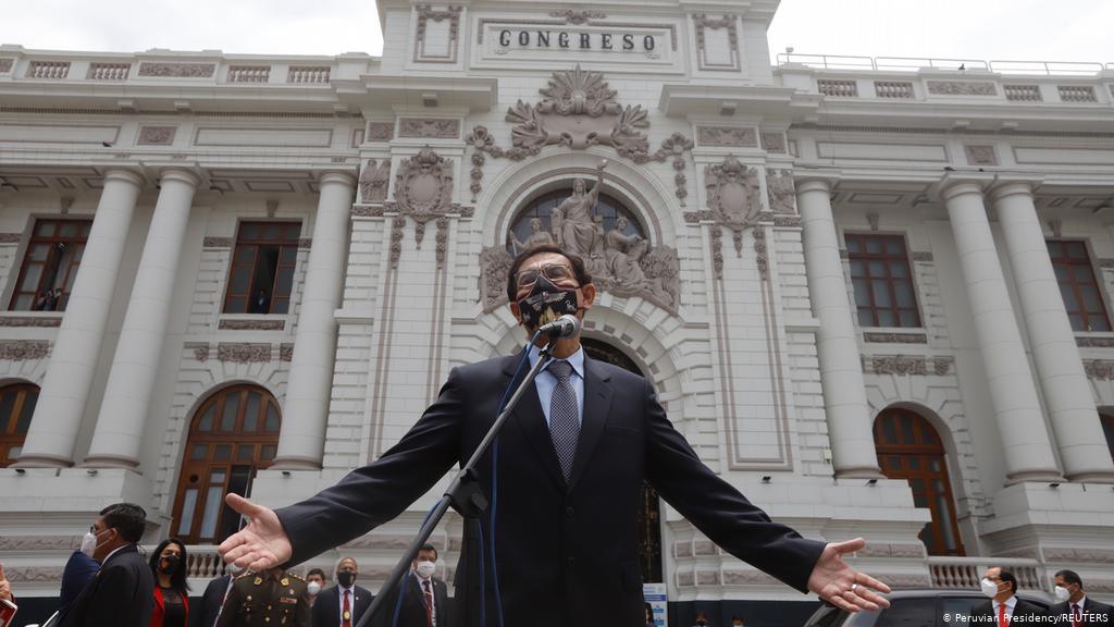 Martín Vizcarra se posiciona como el más votado para el Congreso, según reportes ONPE