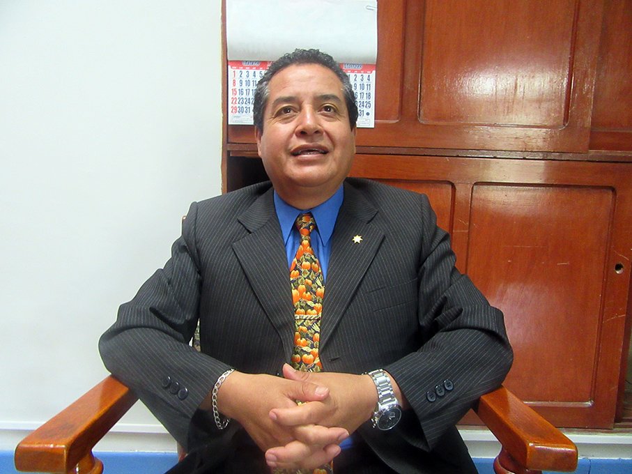 Politólogo afirma que peruanos no votan por propuestas electorales sino por populismo